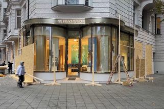 Zabedňují obchody, zavírají restaurace. Centra měst ve Francii a Německu se chystají na explozi násilí - Novinky